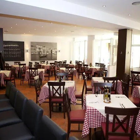 CASA ITALIA Boutique Rooms Hotel